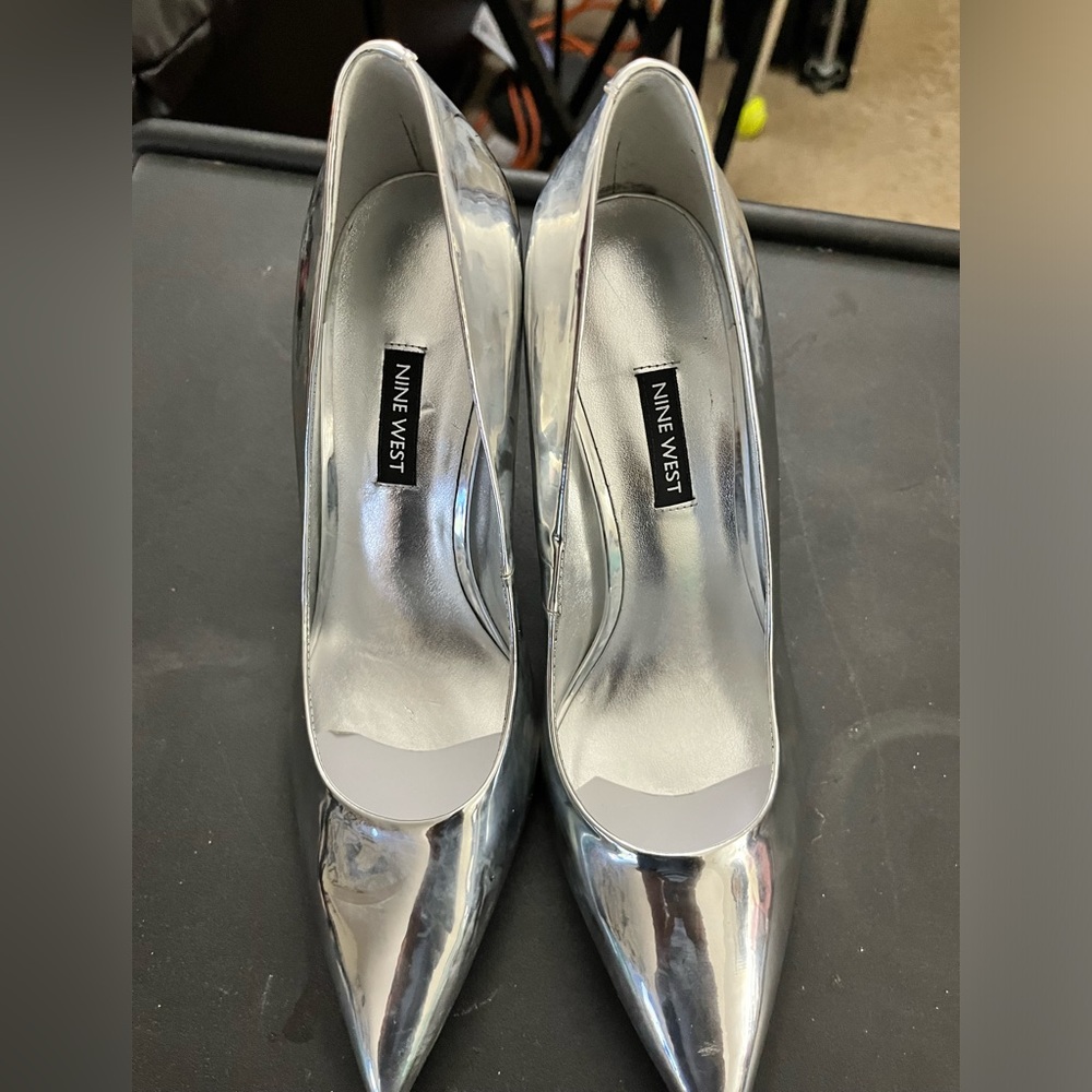 Silver mirror pumps